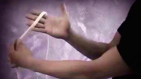 Tie knot with one hand