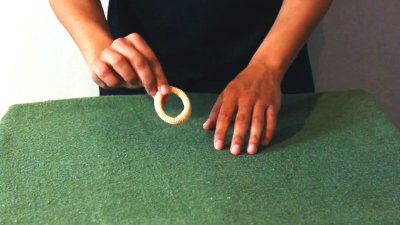 Easy Rubber Band Through Finger Tutorial!